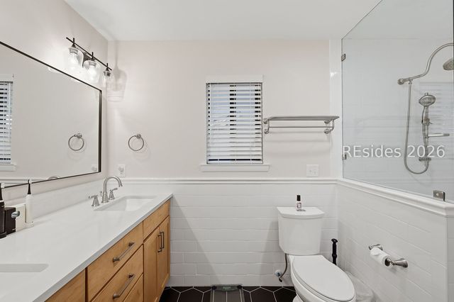 18 Forest Dr, Hilton Head Island, SC 29928