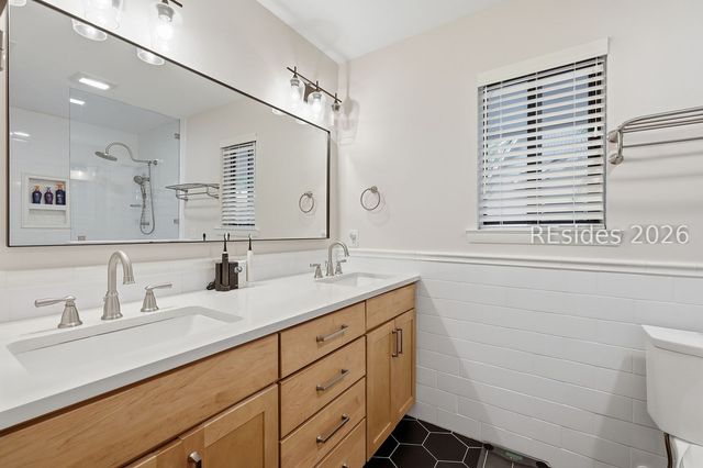 18 Forest Dr, Hilton Head Island, SC 29928