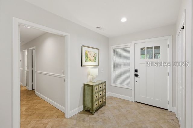 18 Forest Dr, Hilton Head Island, SC 29928