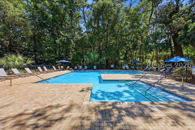 18 Forest Dr, Hilton Head Island, SC 29928