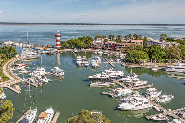 18 Forest Dr, Hilton Head Island, SC 29928