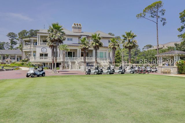 18 Forest Dr, Hilton Head Island, SC 29928