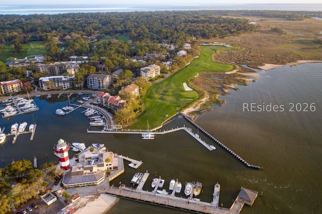18 Forest Dr, Hilton Head Island, SC 29928
