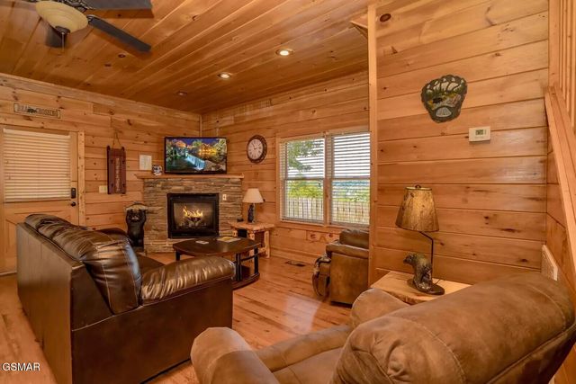 270 Moose Ridge Way Way, Pigeon Forge, TN 37863