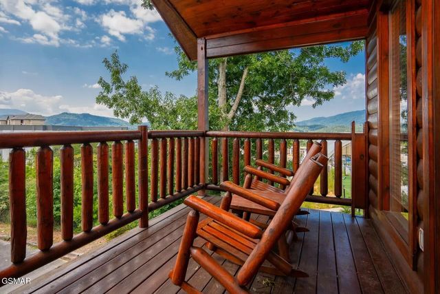 270 Moose Ridge Way Way, Pigeon Forge, TN 37863