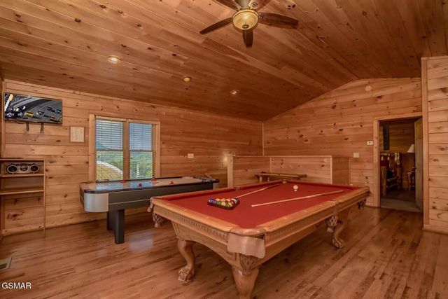 270 Moose Ridge Way Way, Pigeon Forge, TN 37863