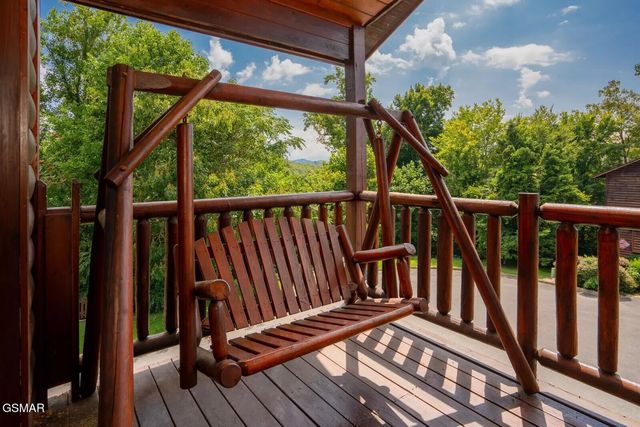 270 Moose Ridge Way Way, Pigeon Forge, TN 37863