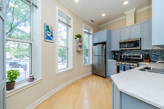 4359 N Campbell Avenue, Chicago, IL 60618