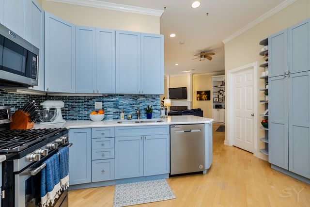 4359 N Campbell Avenue, Chicago, IL 60618