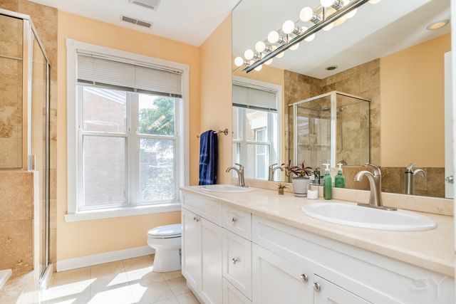 4359 N Campbell Avenue, Chicago, IL 60618