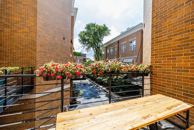 4359 N Campbell Avenue, Chicago, IL 60618
