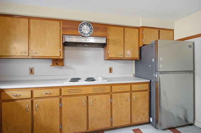 96 Canton St, Fitchburg, MA 01420