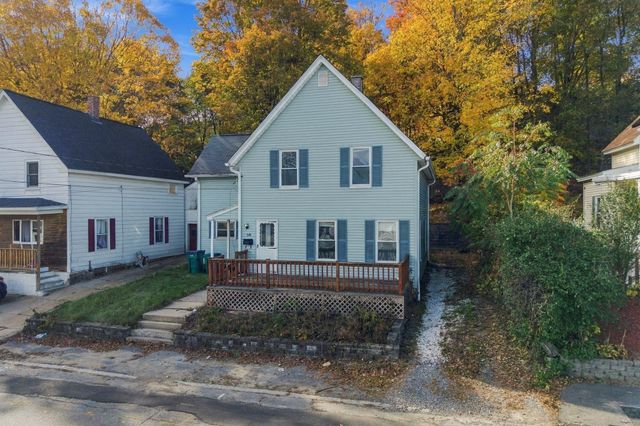 96 Canton St, Fitchburg, MA 01420