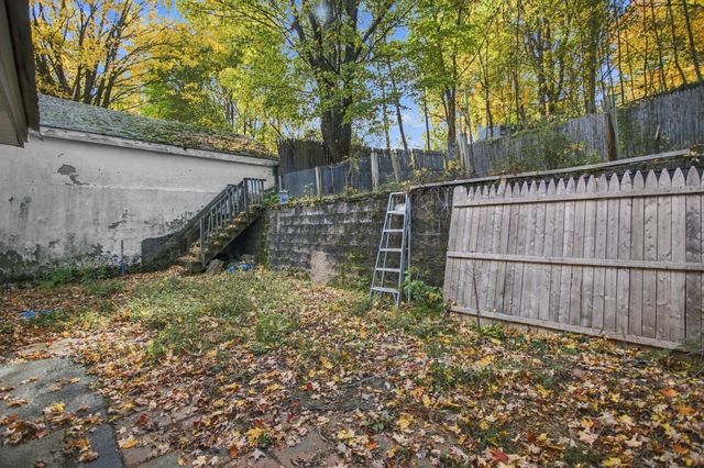 96 Canton St, Fitchburg, MA 01420