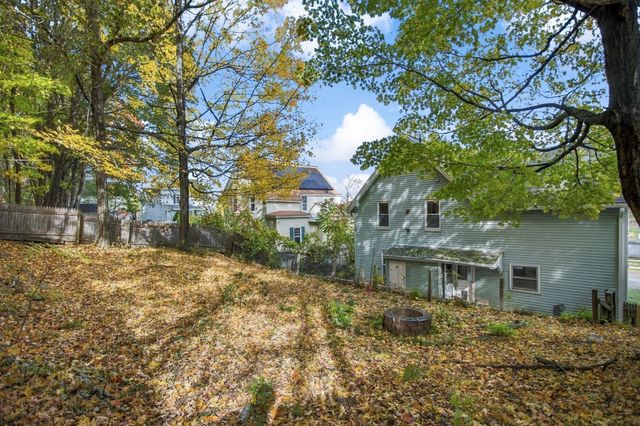 96 Canton St, Fitchburg, MA 01420