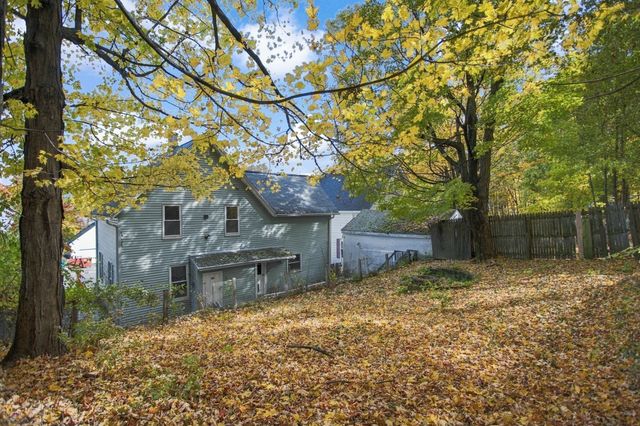 96 Canton St, Fitchburg, MA 01420