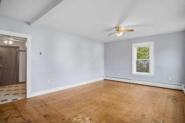 96 Canton St, Fitchburg, MA 01420