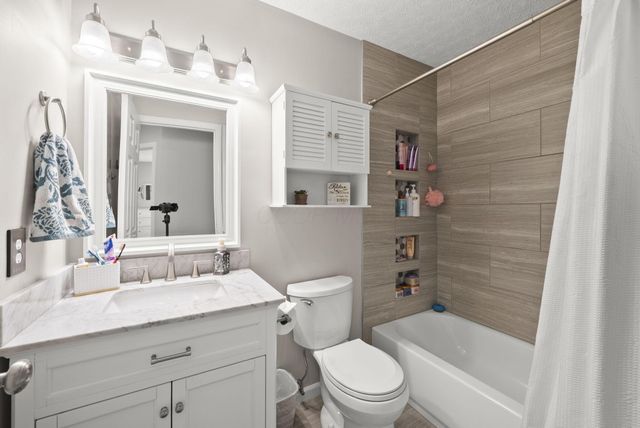 634 Arden Street, Lewis Center, OH 43035