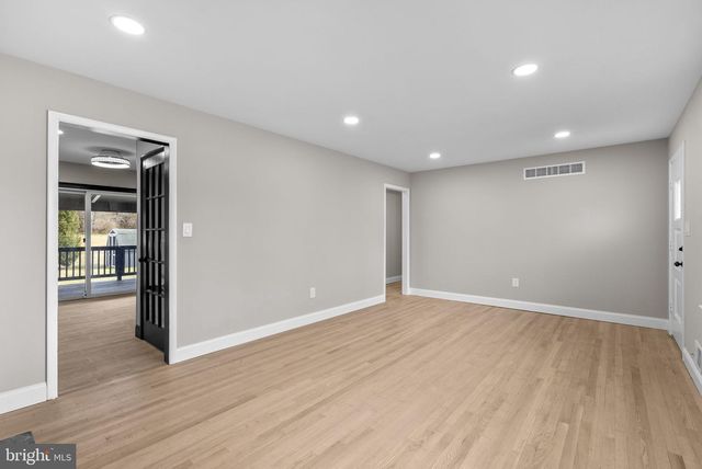 3887 SHADYWOOD DR, Jefferson, MD 21755