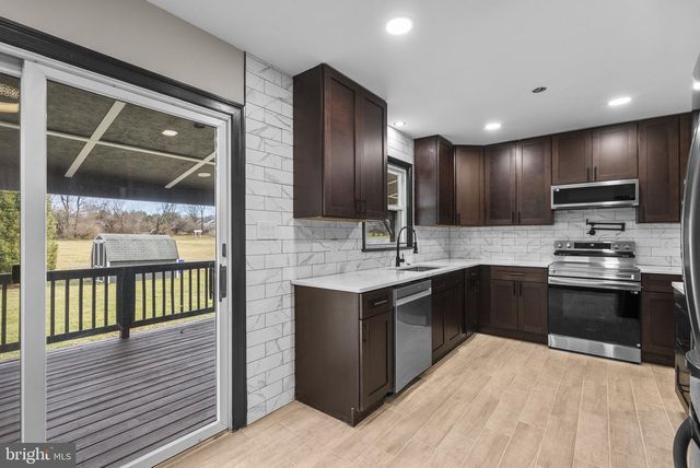 3887 SHADYWOOD DR, Jefferson, MD 21755