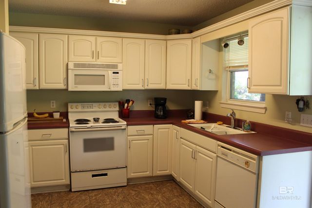 516 W Marigold Avenue, Foley, AL 36535