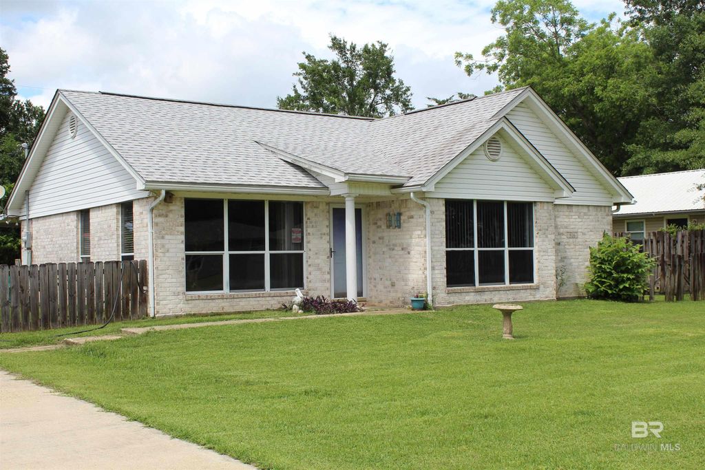 516 W Marigold Avenue, Foley, AL 36535