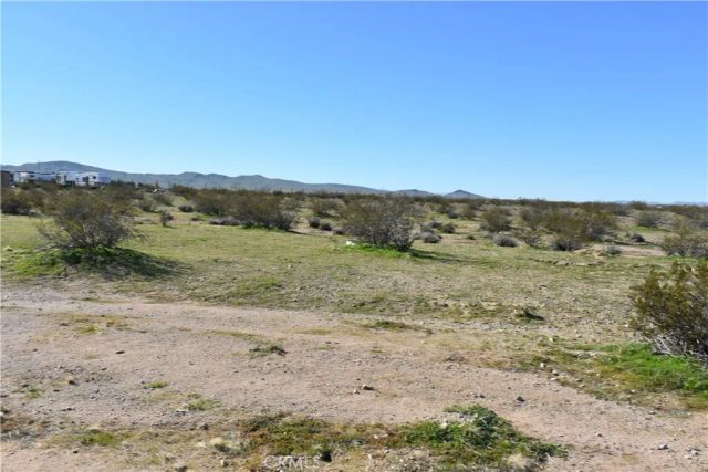 24 Frontier, Helendale, CA 92342