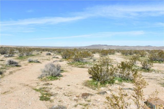 24 Frontier, Helendale, CA 92342