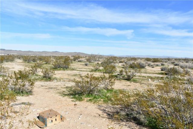 24 Frontier, Helendale, CA 92342