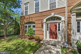 5725 CALLCOTT WAY #B, Alexandria, VA 22312