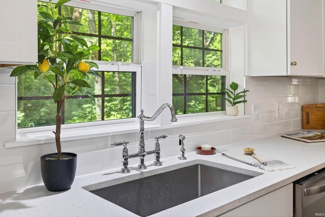 469 E Fawn Ridge Trail, Bloomington, IN 47408