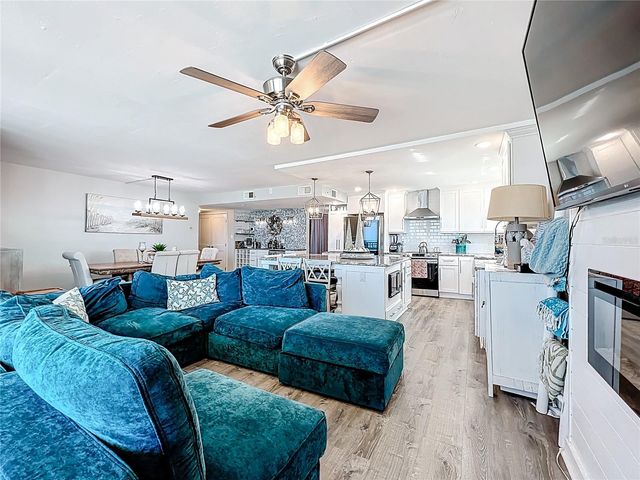 14146 GULF BOULEVARD 3A, Madeira Beach, FL 33708