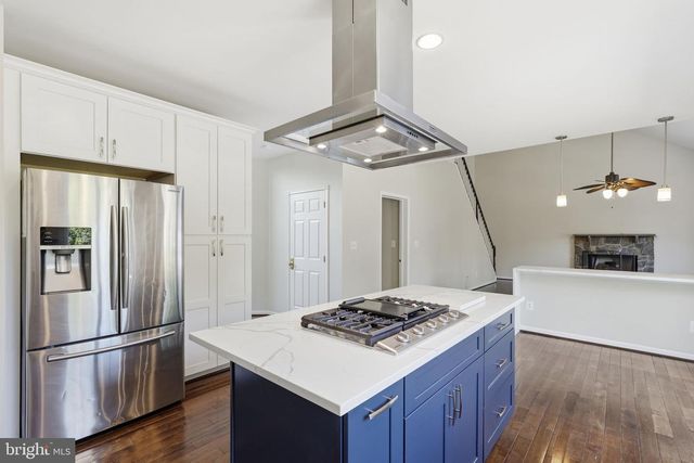 20638 PINEY BRANCH WAY, Sterling, VA 20165