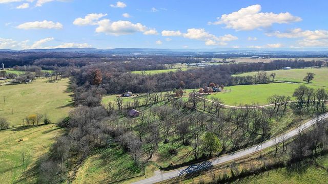 17415 Kinion Lake Road, Lincoln, AR 72744