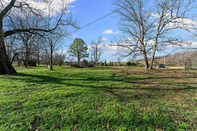 17415 Kinion Lake Road, Lincoln, AR 72744