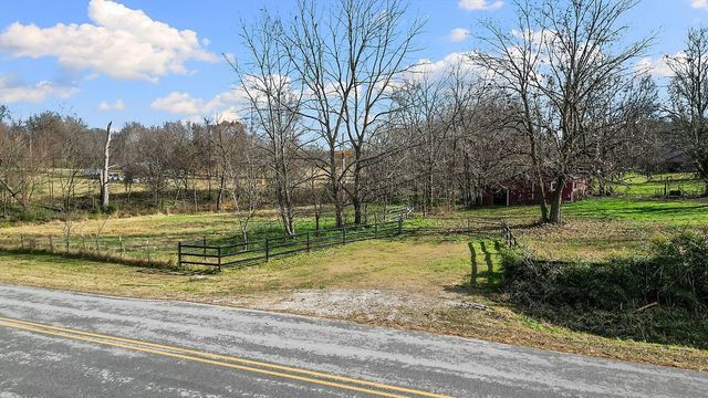 17415 Kinion Lake Road, Lincoln, AR 72744