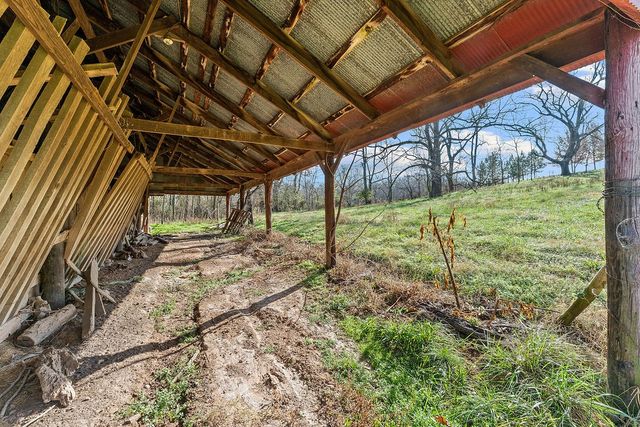 17415 Kinion Lake Road, Lincoln, AR 72744