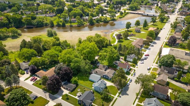 1006 13th AVENUE, Grafton, WI 53024