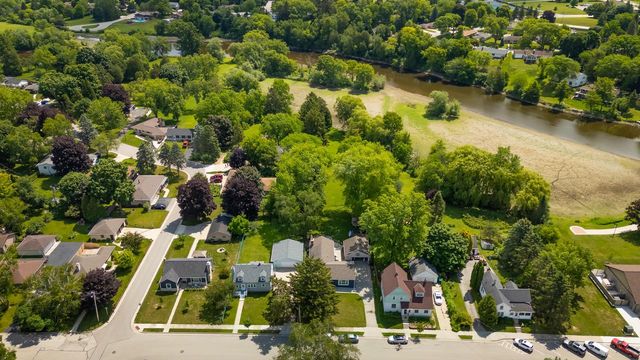 1006 13th AVENUE, Grafton, WI 53024