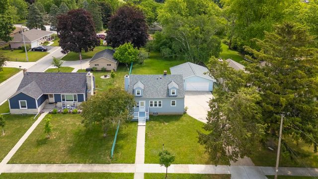 1006 13th AVENUE, Grafton, WI 53024