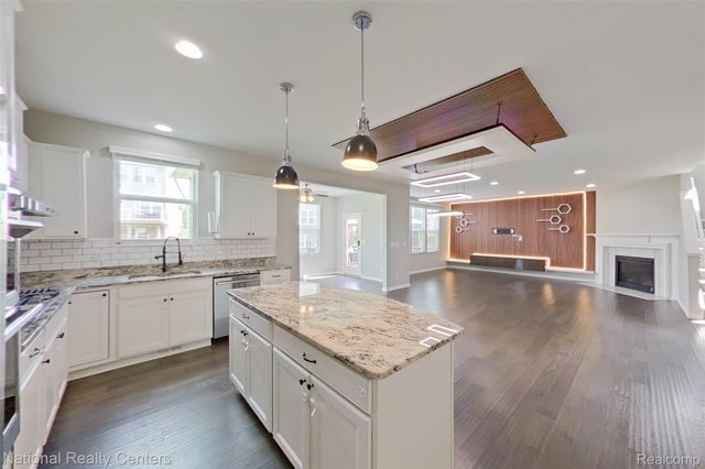 58180 Jonagold Lane, Lyon Charter Township, MI 48165