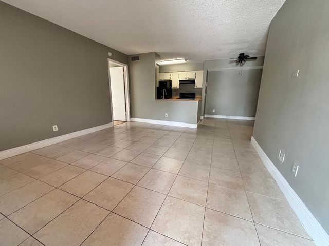 704 NW 103rd Terrace 102, Pembroke Pines, FL 33026