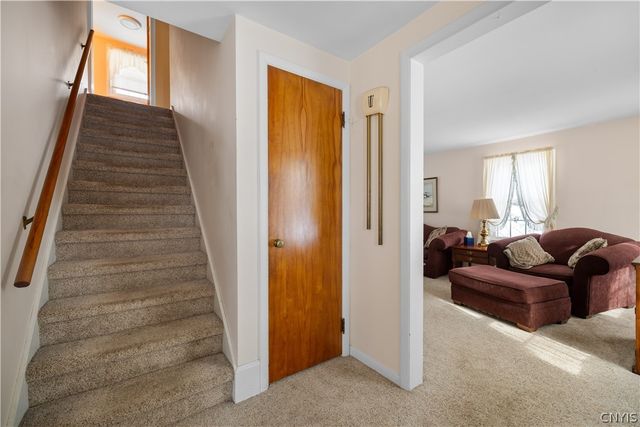 34 Cambridge Road, Whitestown, NY 13492