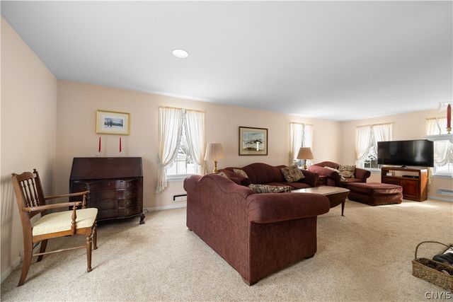 34 Cambridge Road, Whitestown, NY 13492