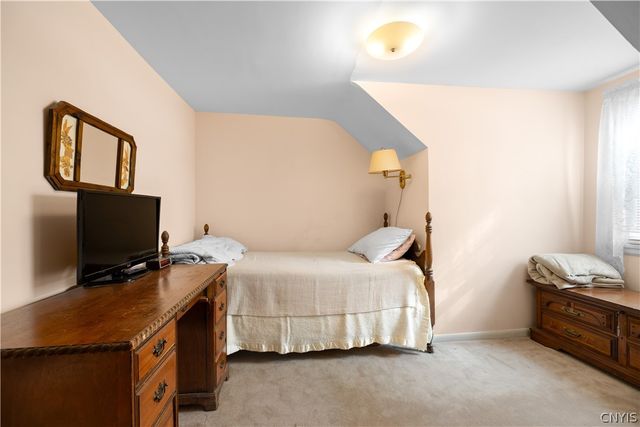 34 Cambridge Road, Whitestown, NY 13492