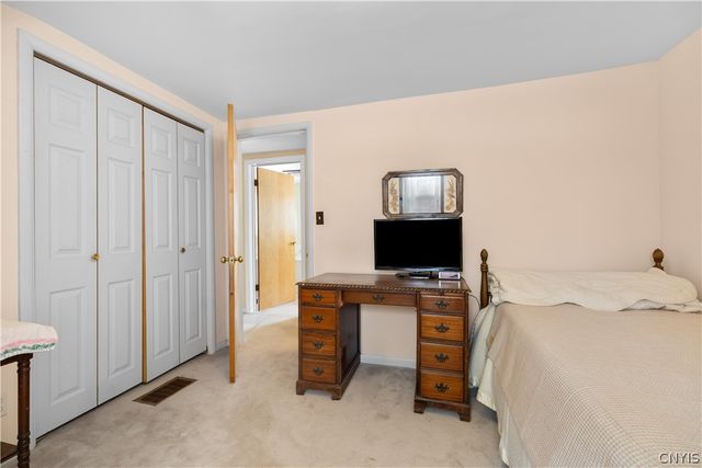 34 Cambridge Road, Whitestown, NY 13492