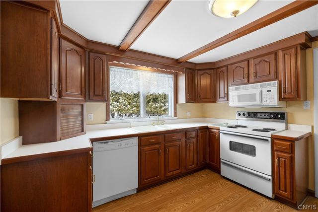 34 Cambridge Road, Whitestown, NY 13492