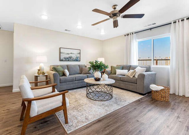 7085 W Wren Avenue, Visalia, CA 93291