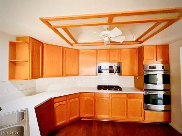 8405 Justine Court, Las Vegas, NV 89128