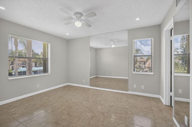 7262 GOLF COLONY Court 204, Lake Worth, FL 33467